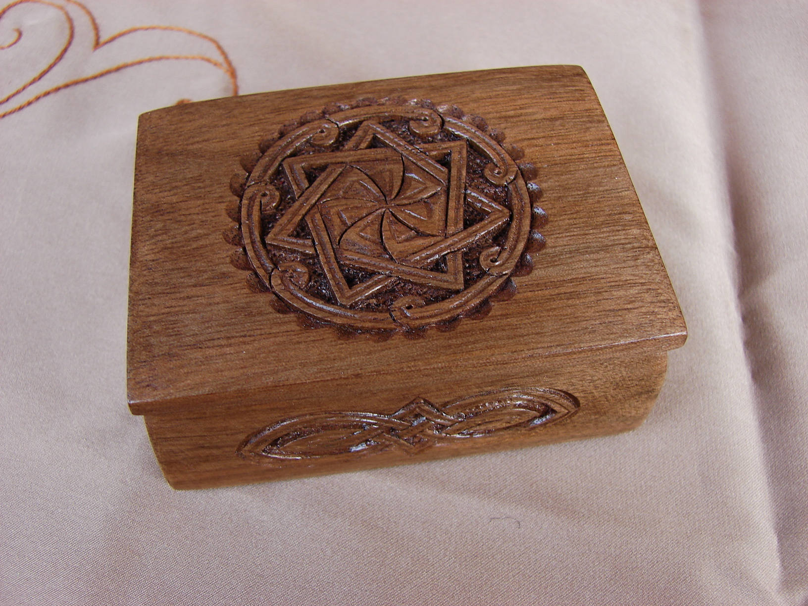 handmade wooden jewelry boxes