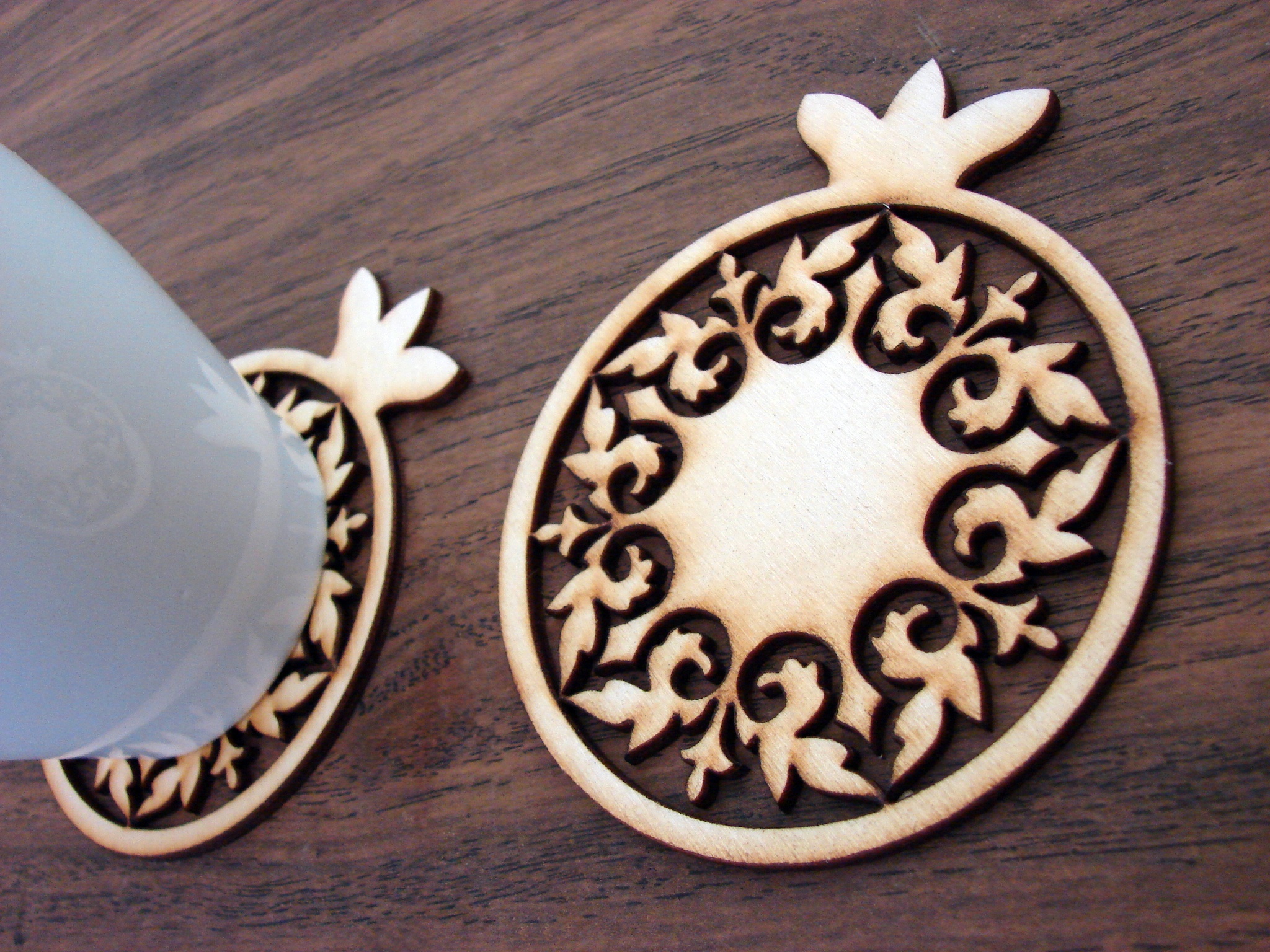 Button-Shaped Wooden Coasters : Wooden Drink Coaster